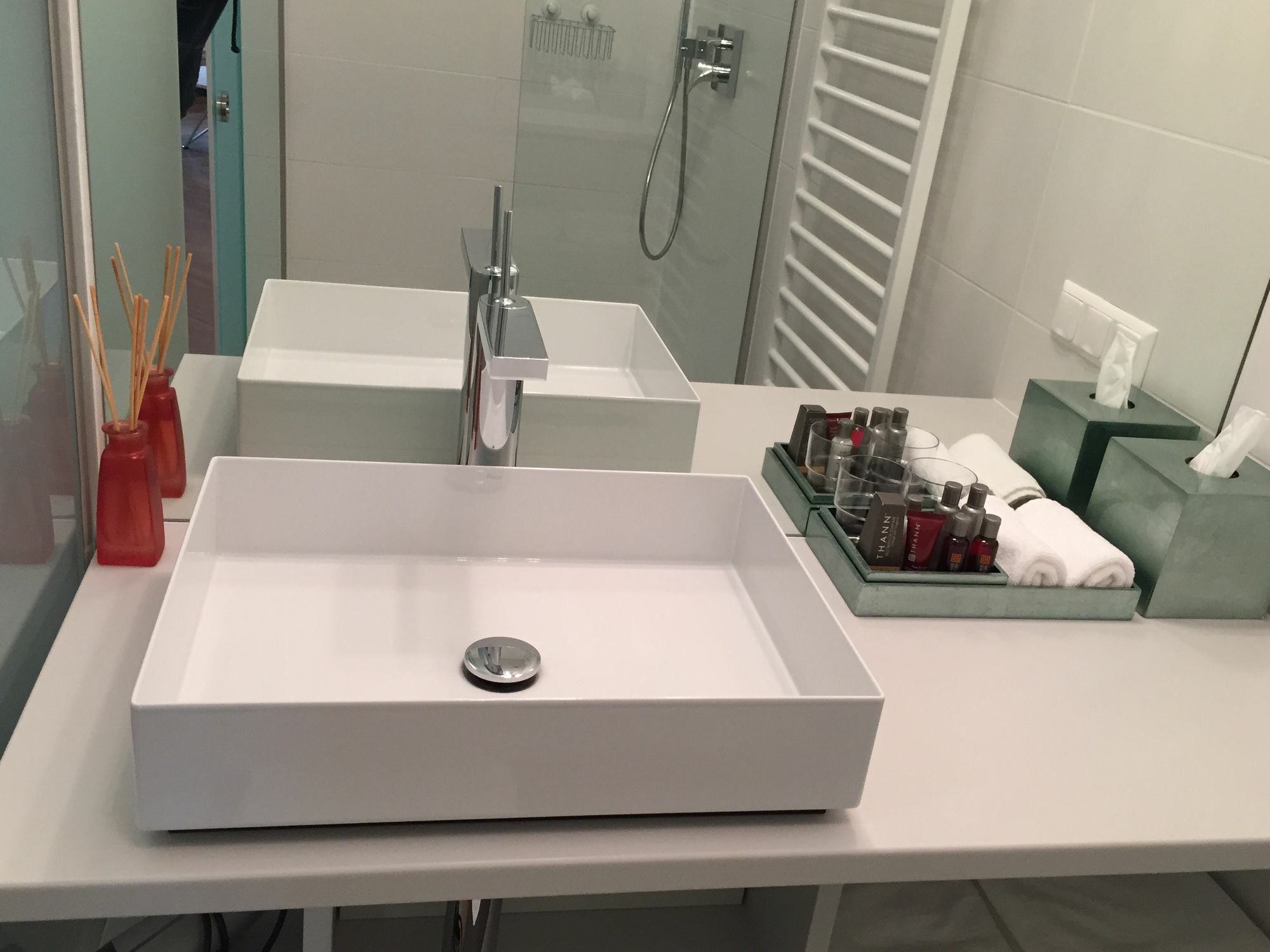 Pink Grapefruit City Condo Вена Экстерьер фото